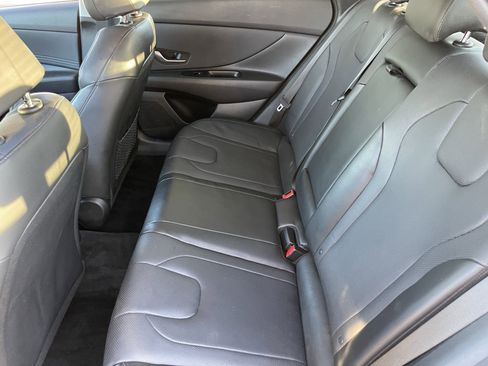 Used 2023 Hyundai Elantra Limited FWD image 19