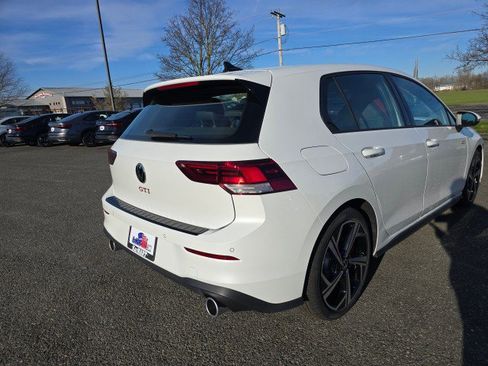 New 2026 Volkswagen GTI SE image 3