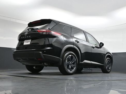 Certified 2026 Nissan Rogue SV FWD image 45