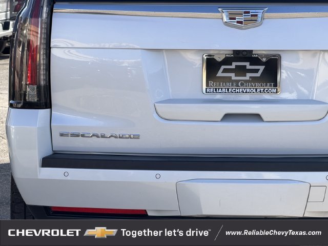 Used 2019 Cadillac Escalade ESV Premium Luxury AWD/4WD image 7