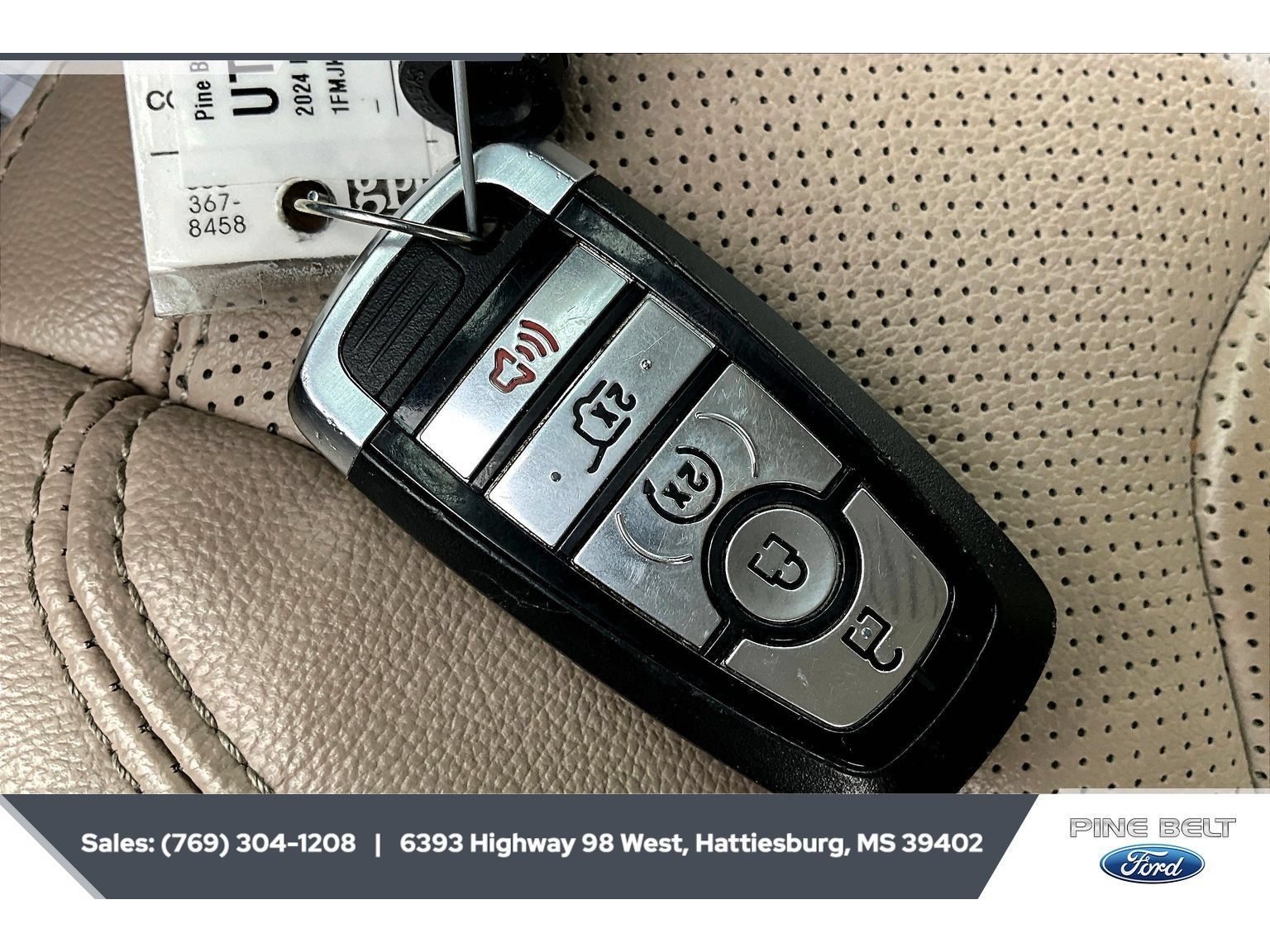 Used 2024 Ford Expedition Max Limited RWD image 8