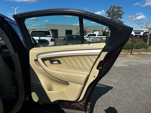 Used 2019 Ford Taurus SEL image 32