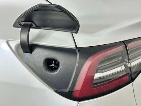 Used 2022 Tesla Model 3 Long Range image 34