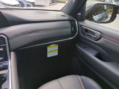 New 2026 Nissan Armada SL w/ Captain's Chari Seat Package image 15