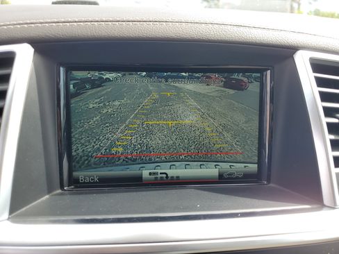 Used 2015 Mercedes-Benz GL 450 GL 450 image 23