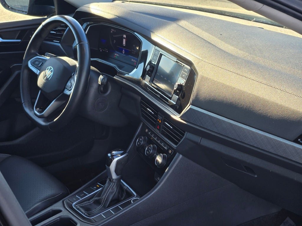 Used 2024 Volkswagen Jetta SE FWD image 6