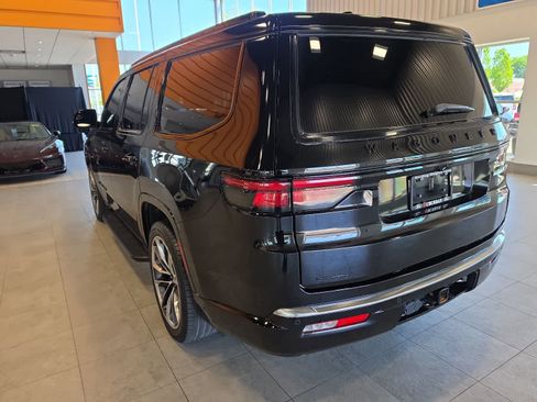 Used 2022 Jeep Wagoneer Series II AWD/4WD image 11