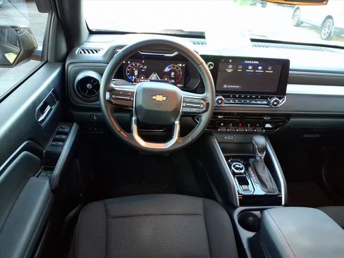 Used 2024 Chevrolet Colorado LT w/ LT Convenience Package II image 6