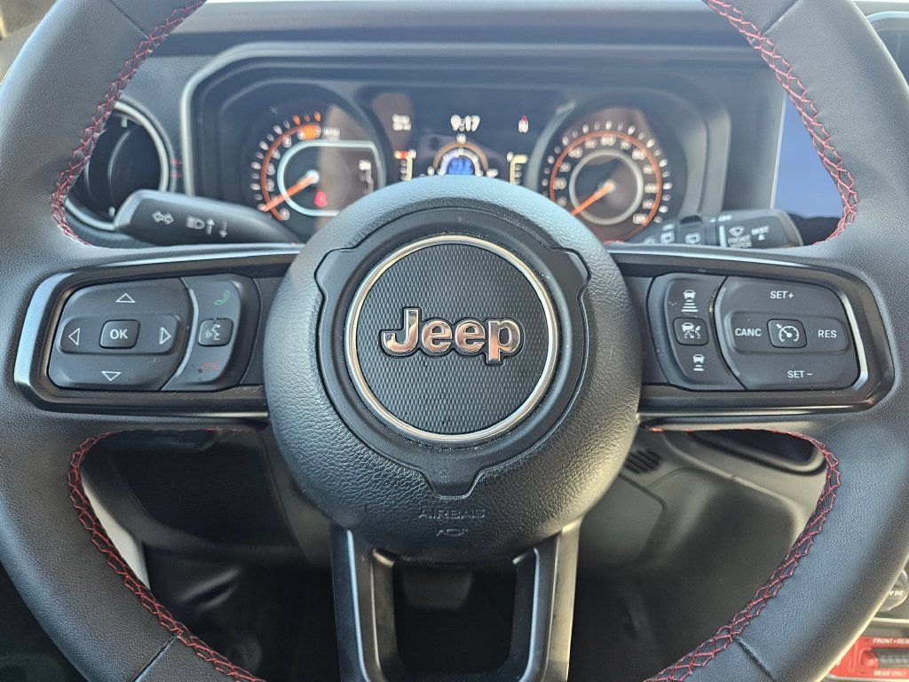 Used 2025 Jeep Wrangler Unlimited Rubicon AWD/4WD image 22