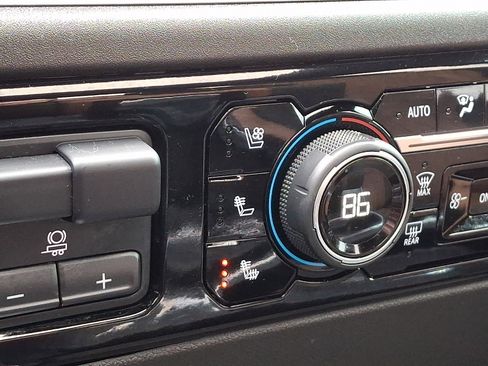 Used 2024 Chevrolet Silverado 2500 High Country w/ High Country Premium Package image 25