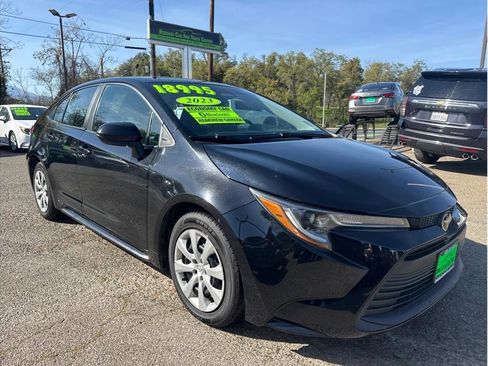 Used 2023 Toyota Corolla LE image 1