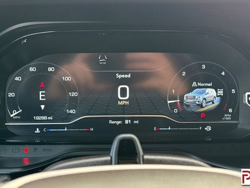 Certified 2024 GMC Yukon XL Denali image 32