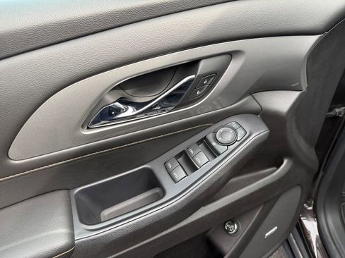 Used 2018 Chevrolet Traverse LT image 21