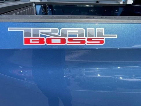 Used 2024 Chevrolet Silverado 1500 LT Trail Boss w/ Convenience Package II AWD/4WD image 12