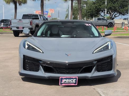 Used 2024 Chevrolet Corvette Z06 w/ Chrome Exterior Badge Package RWD image 2
