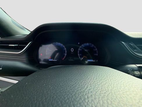 Used 2024 Jeep Grand Cherokee Altitude image 38