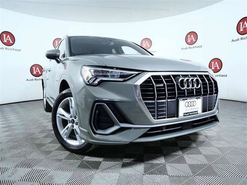 Used 2023 Audi Q3 2.0T Premium Plus w/ Premium Plus Package image 2