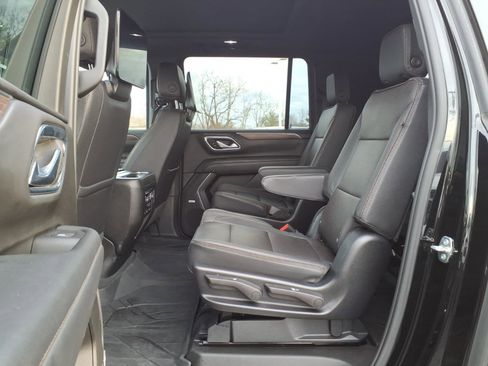 Used 2023 Chevrolet Suburban High Country image 26