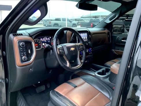 Certified 2022 Chevrolet Silverado 1500 High Country w/ Safety Package II image 17