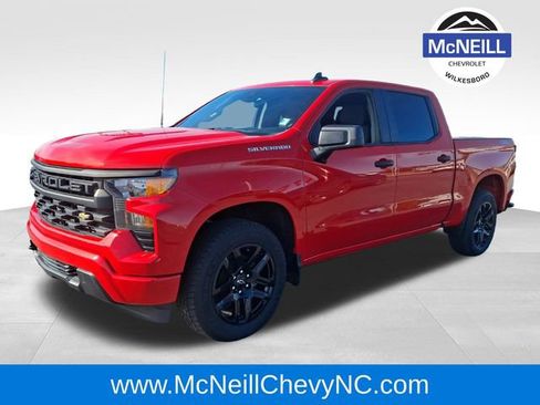 Used 2022 Chevrolet Silverado 1500 Custom image 3