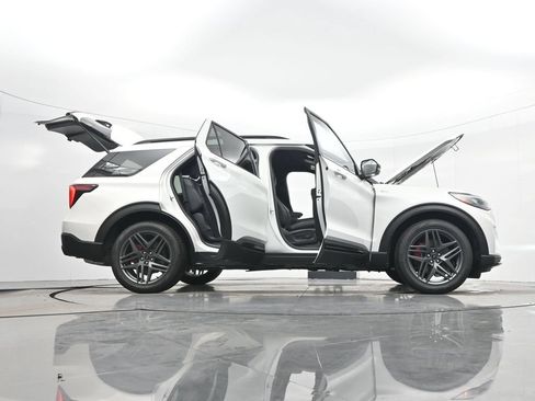 New 2026 Ford Explorer ST-Line w/ ST-Line Street Pack RWD image 48
