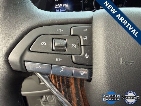 Used 2024 Cadillac Escalade Premium Luxury image 13