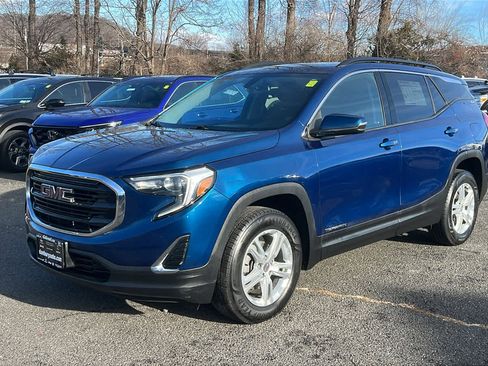 Used 2019 GMC Terrain SLE w/ Driver Convenience Package image 3