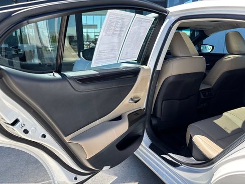Used 2019 Lexus ES 350 w/ Premium Package FWD image 11