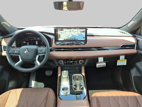 New 2025 Mitsubishi Outlander SEL image 23