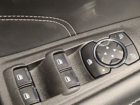 Used 2024 Ford Edge Titanium image 27