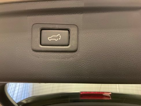 Used 2016 Subaru Outback 2.5i Limited AWD/4WD image 31