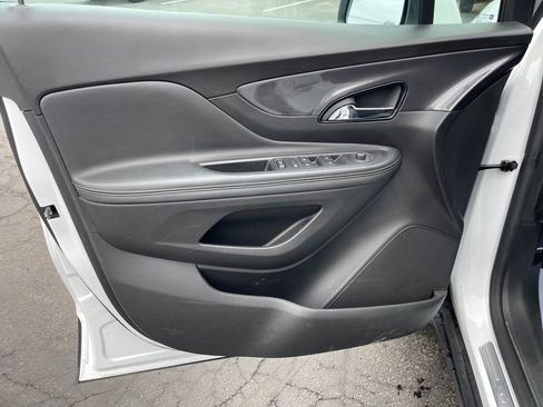 Used 2022 Buick Encore Preferred w/ Safety Package image 21