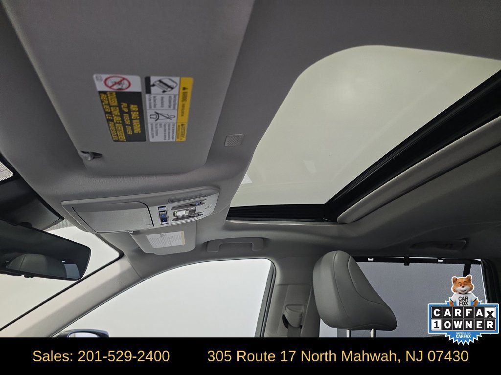 Used 2022 Toyota Highlander XLE AWD/4WD image 21