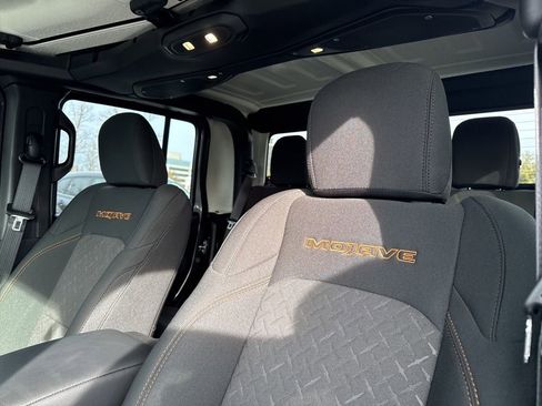 Certified 2025 Jeep Gladiator Mojave image 6