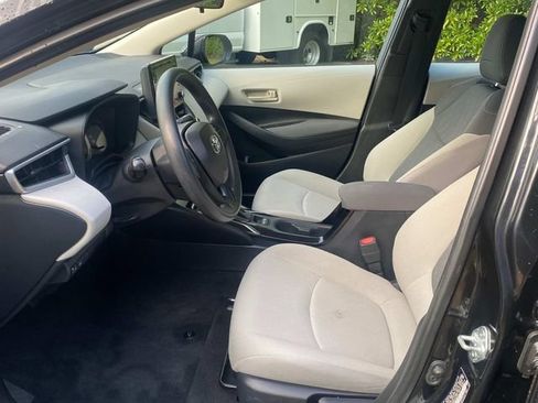 Used 2022 Toyota Corolla LE FWD image 11