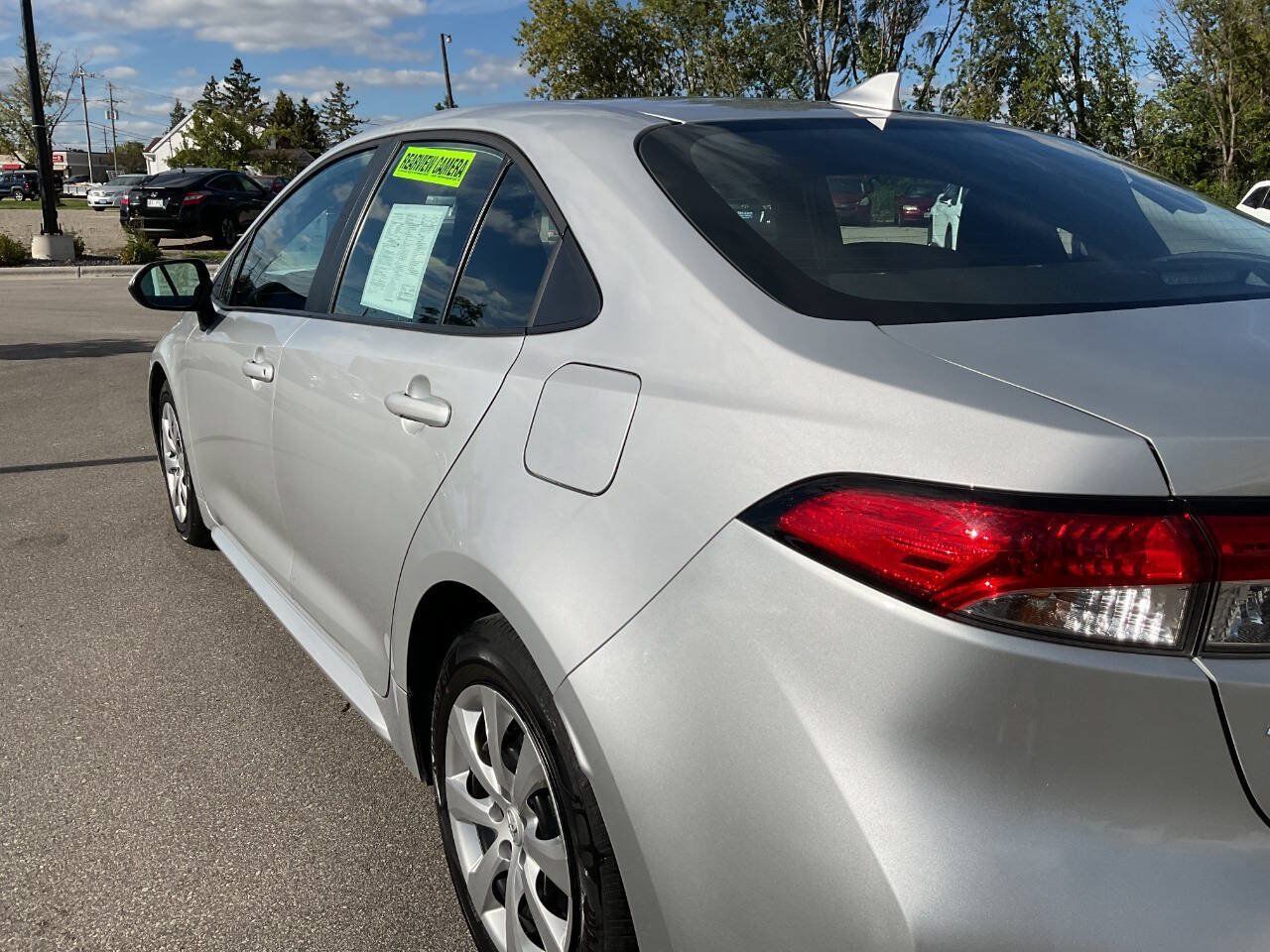 Used 2025 Toyota Corolla LE FWD image 5