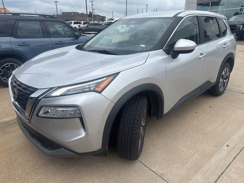 Used 2023 Nissan Rogue SV AWD/4WD image 3