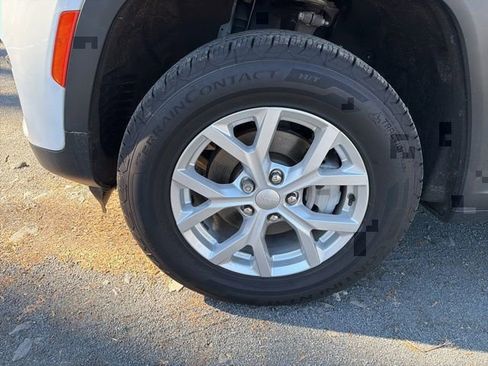 Used 2023 Jeep Grand Cherokee Limited image 5