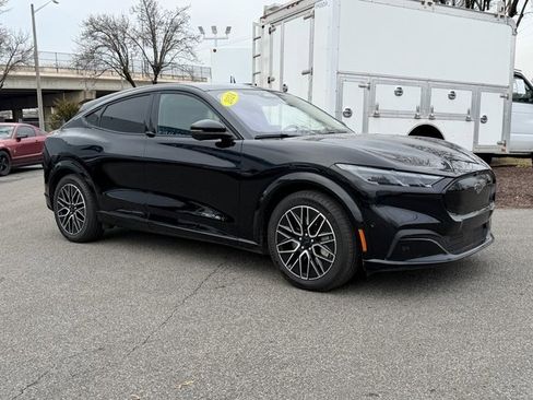 Certified 2024 Ford Mustang Mach-E Premium image 1