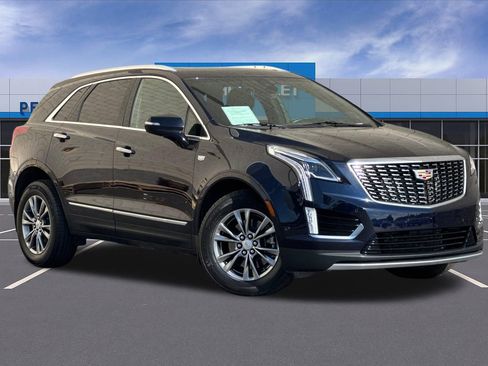 Used 2022 Cadillac XT5 Premium Luxury w/ Technology Package AWD/4WD image 2