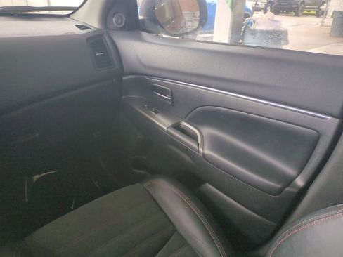 Used 2018 Mitsubishi Outlander Sport SE image 19