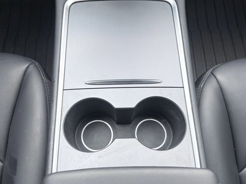 Used 2024 Tesla Model Y Long Range AWD/4WD image 58