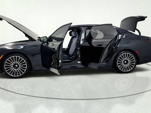 Used 2025 BMW i7 xDrive60 w/ Executive Package RWD image 15