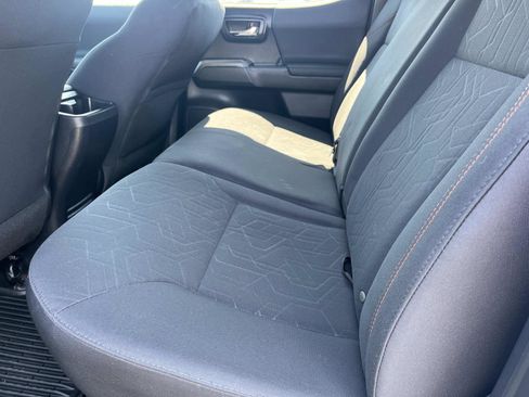 Used 2018 Toyota Tacoma TRD Off-Road AWD/4WD image 20