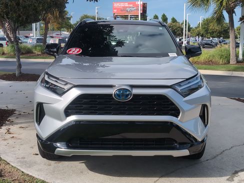 Used 2023 Toyota RAV4 XSE AWD/4WD image 3