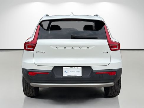 Used 2021 Volvo XC40 T5 Momentum w/ Premium Package AWD/4WD image 4