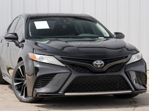 Used 2019 Toyota Camry XSE w/ Navigation Package image 2