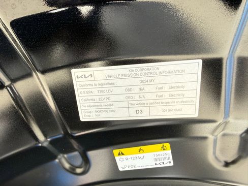 Used 2024 Kia EV6 Wind w/ Wind Technology Package RWD image 11