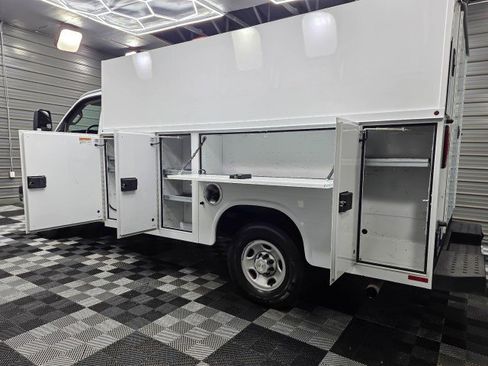Used 2020 Chevrolet Express 3500 w/ Power Convenience Package RWD image 11