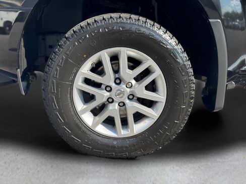 Used 2018 Nissan Frontier SV AWD/4WD image 9